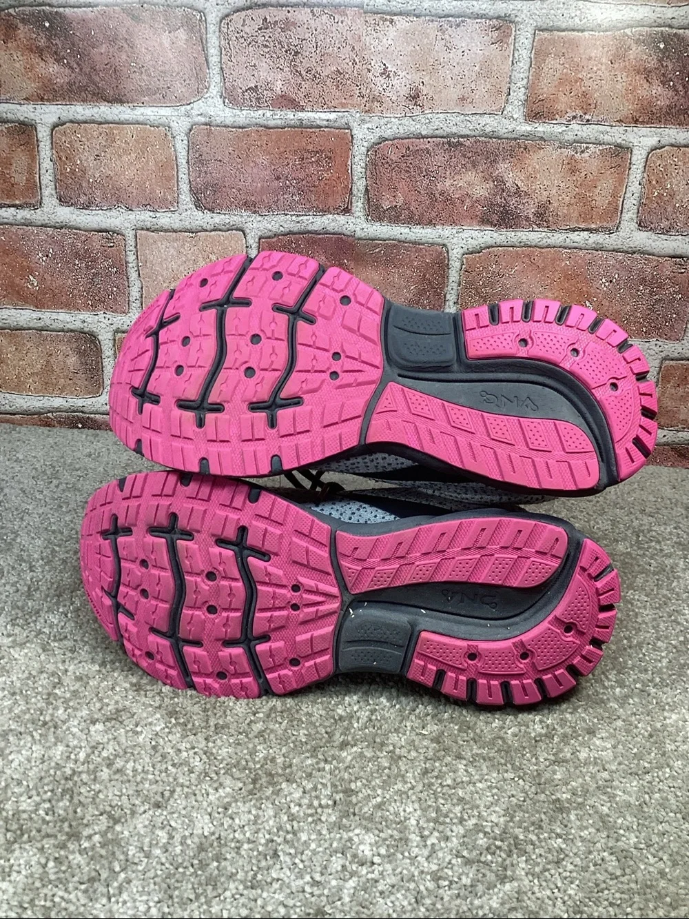 Brooks Trace 1 women’s running shoe sneakers size 6.5